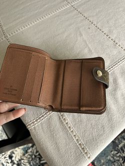 Authentic Louis Vuitton, Wallet M61667 for Sale in Pasadena, CA - OfferUp