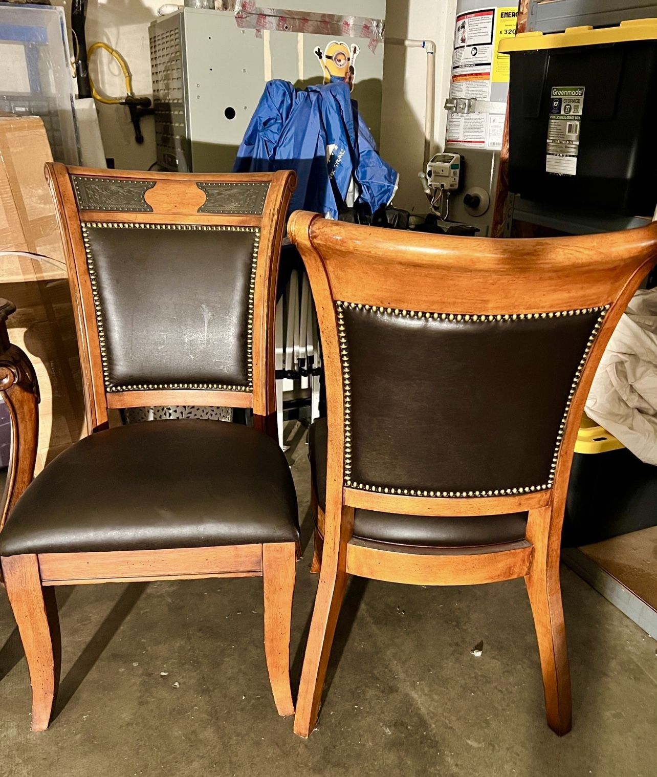 2 Chairs and Entry table