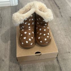Girls Ugg Boots Size 8