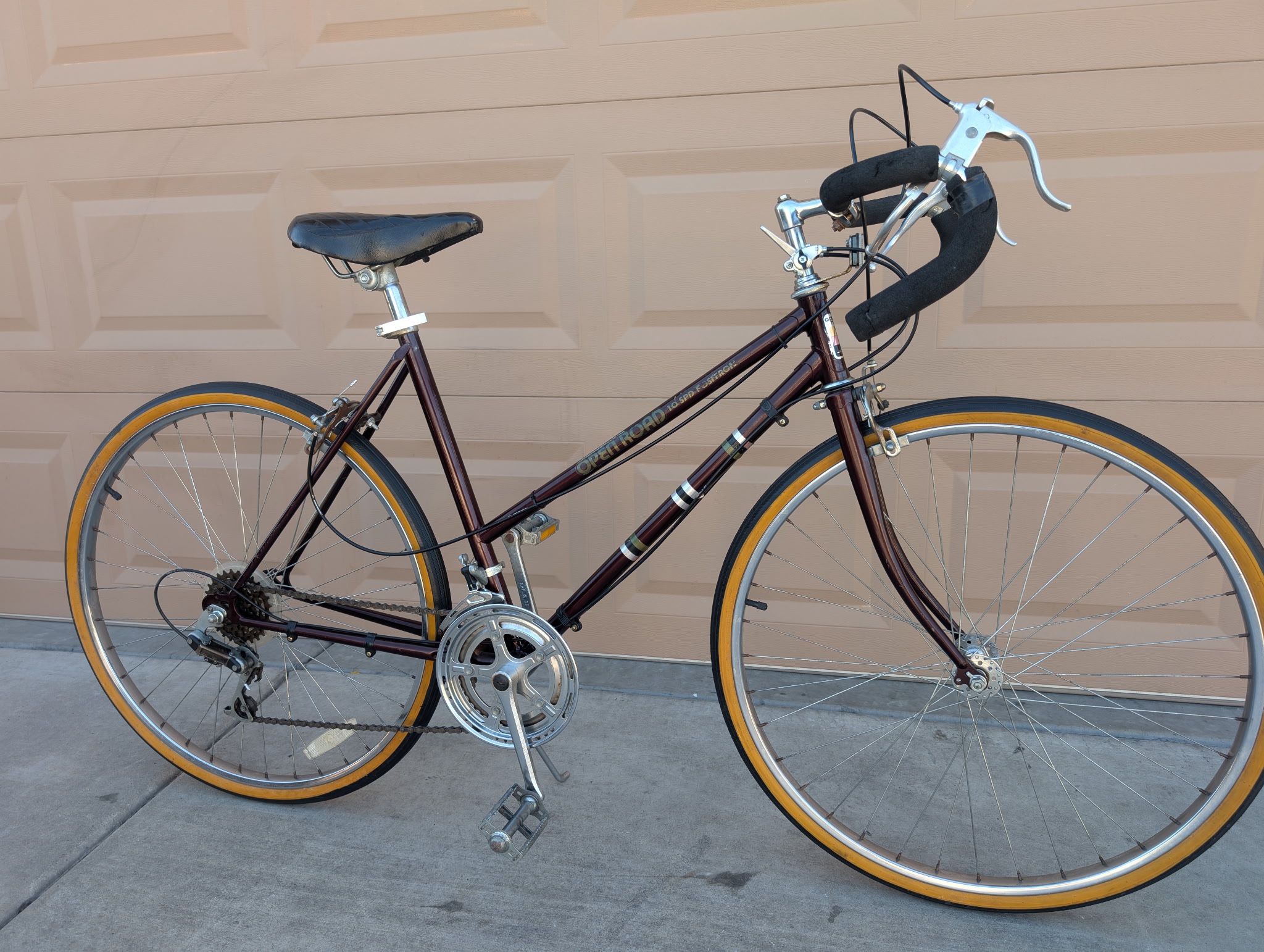 27" VINTAGE OLD SCHOOL OPEN ROAD UNISEX BIKE. 10 SPEEDS. EXCELLLENT CONDITION 👌🏼