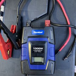 1000 Watt  Duralast Power Inverter