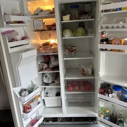 Refrigerator 