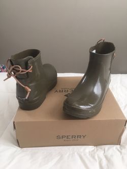 Women’s size 10 Sperry Rain Boot
