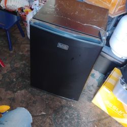 Black & Decker Mini Refrigerator