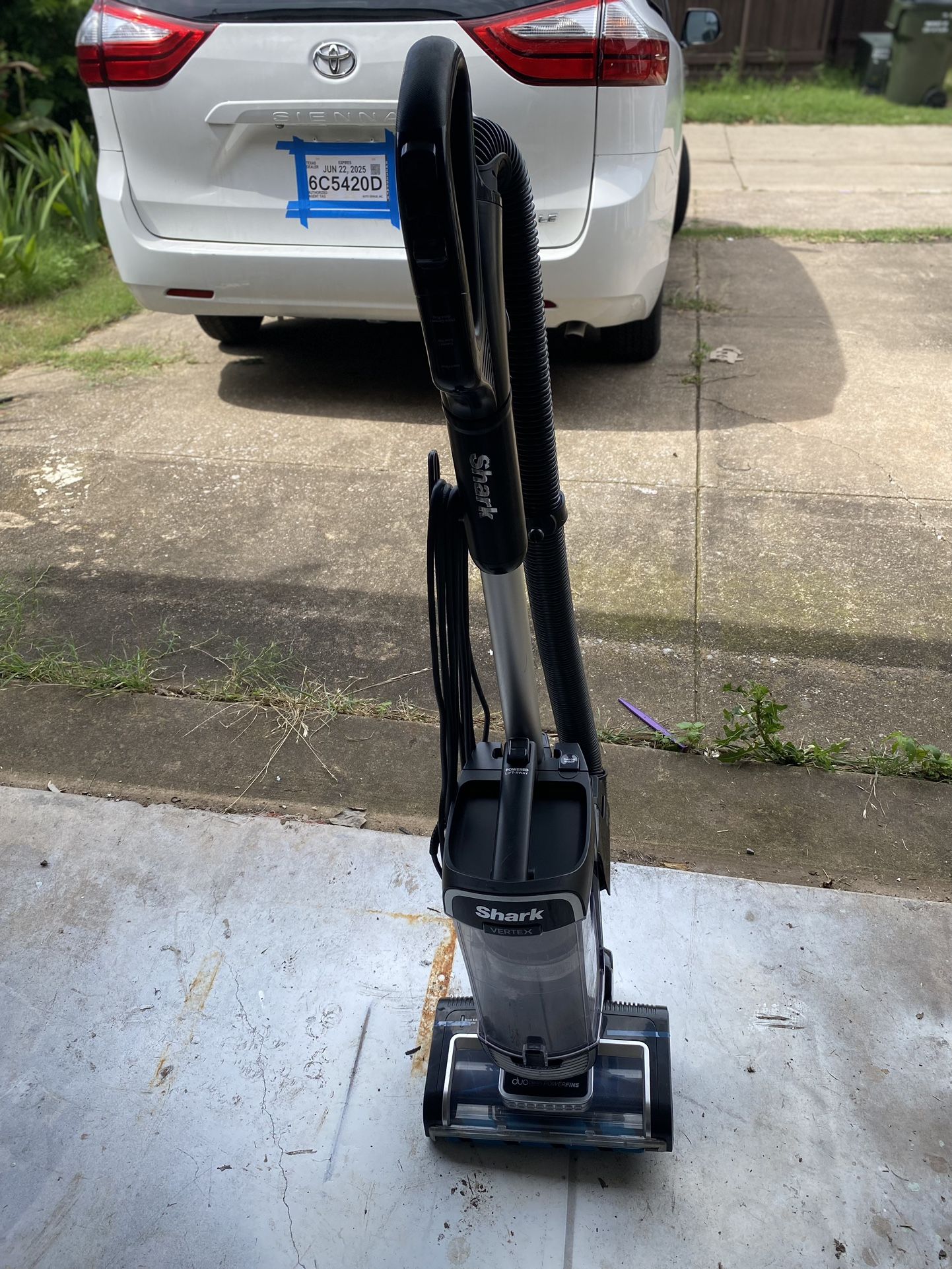 Vacuum Shark New