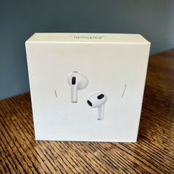 Apple AirPods W/charging Case