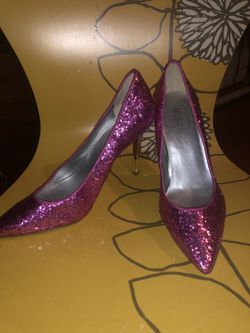 GUESS PARTY KITTEN HOT PINK HEELS!!
