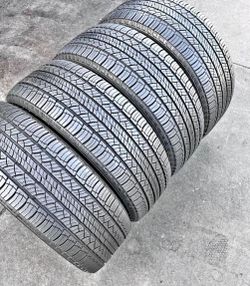 335/65R18 Michelin Brand tires SET OF (4) 🚙 🛣️ en excelentes condiciones 80% life .