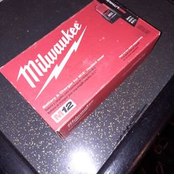 Milwaukee M12 Charger