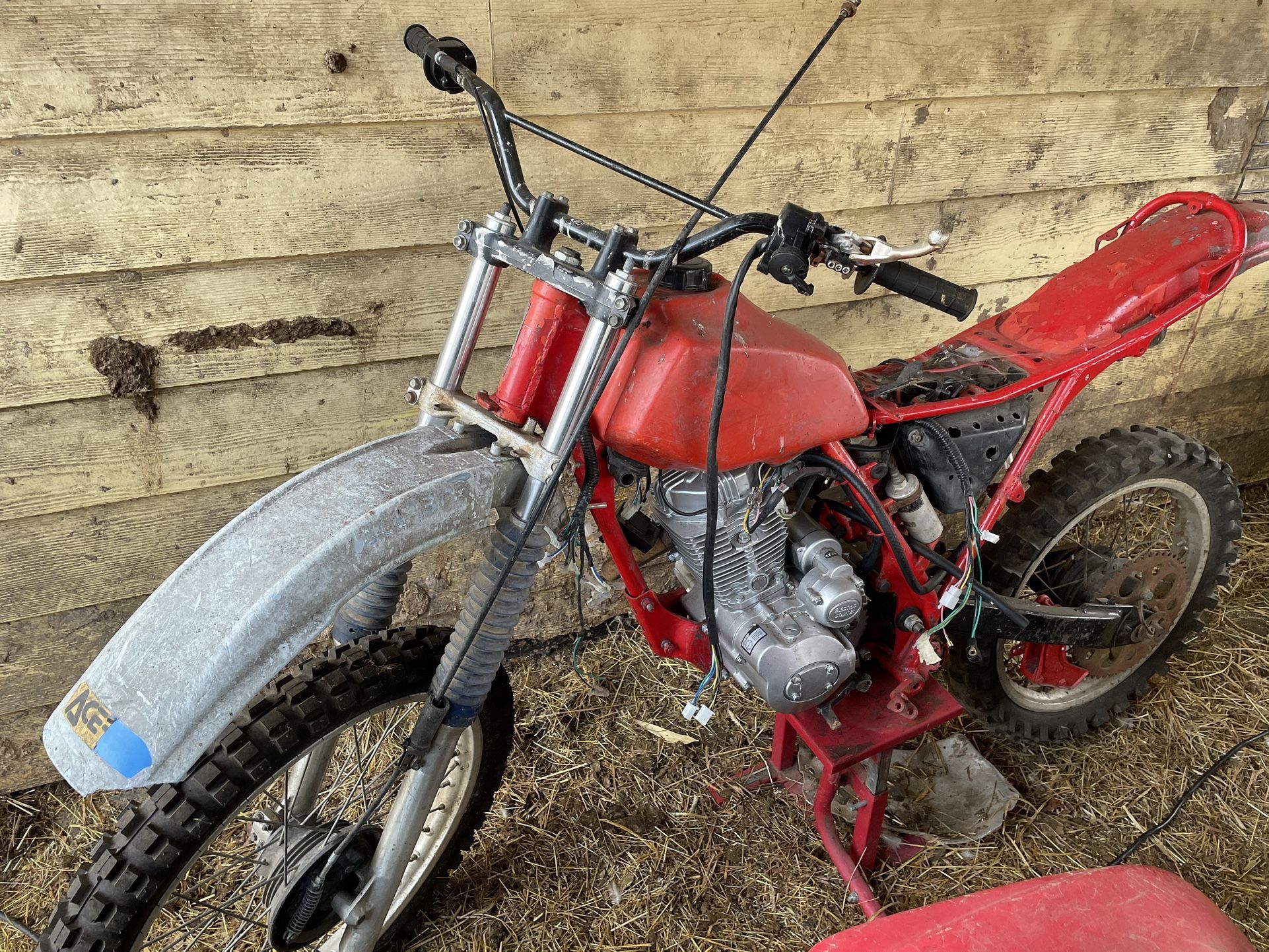 1983 XR200