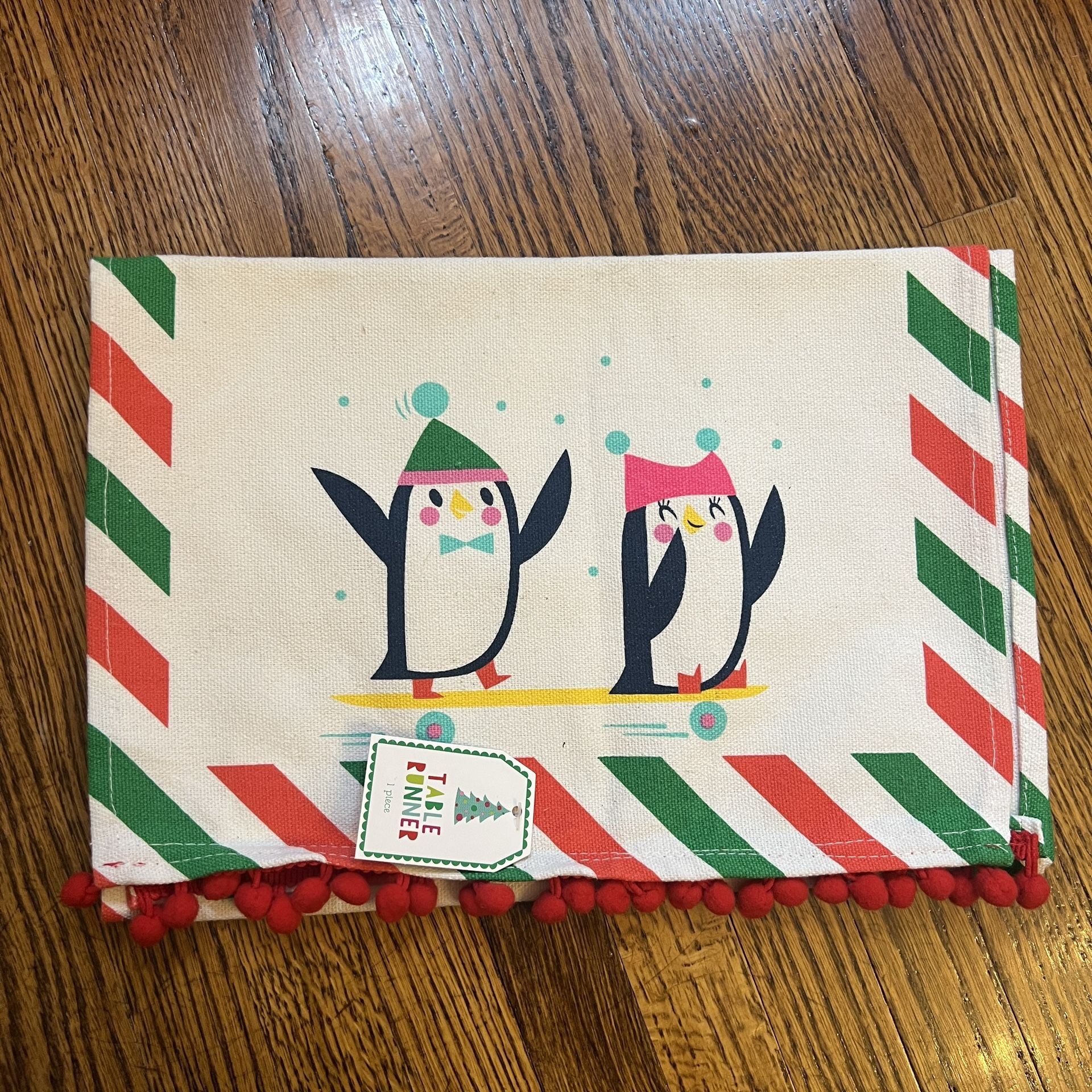 Target Table Runner NWT Penguin design matches snowflake design placemat