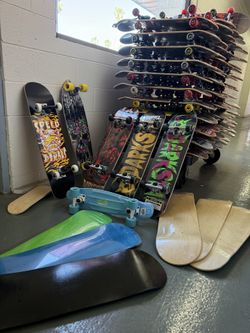 Prebuilt skateboards decks trucks wheels bearings