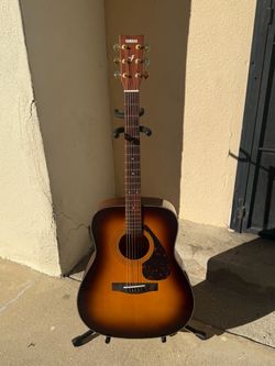 Yamaha Acoustic Guitar