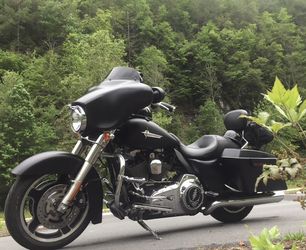 2012 Harley Davidson FLHX