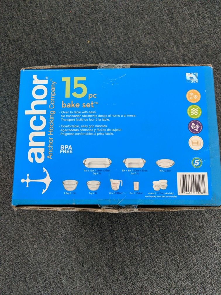 Anchor Hocking 15 pc Glass Bake Set in Box (never opened)