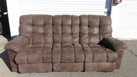 New Lazy Boy Dual reclining Sofa! FREE DELIVERY