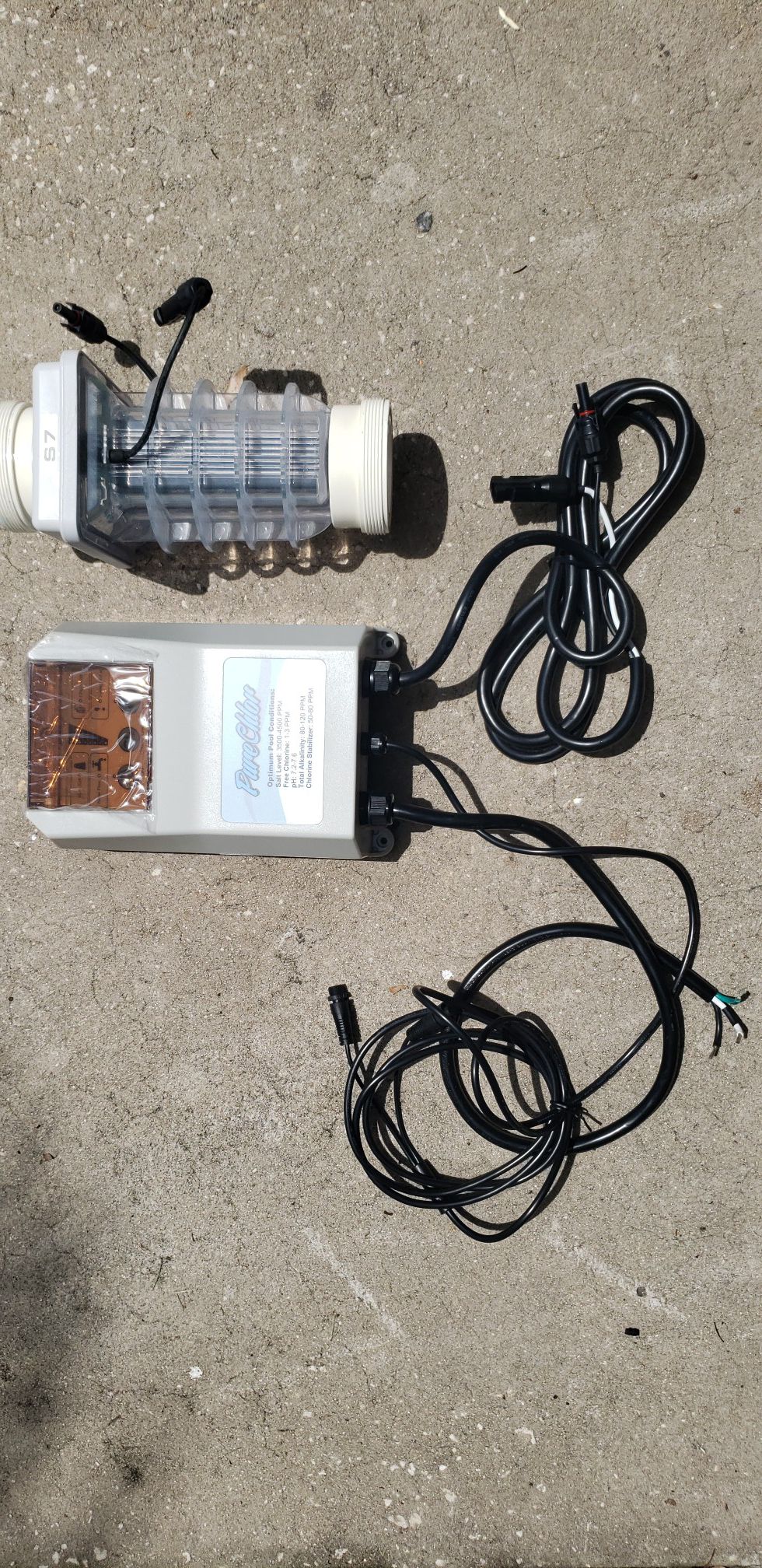 Pure Chlor/ Solaxx pool salt water system
