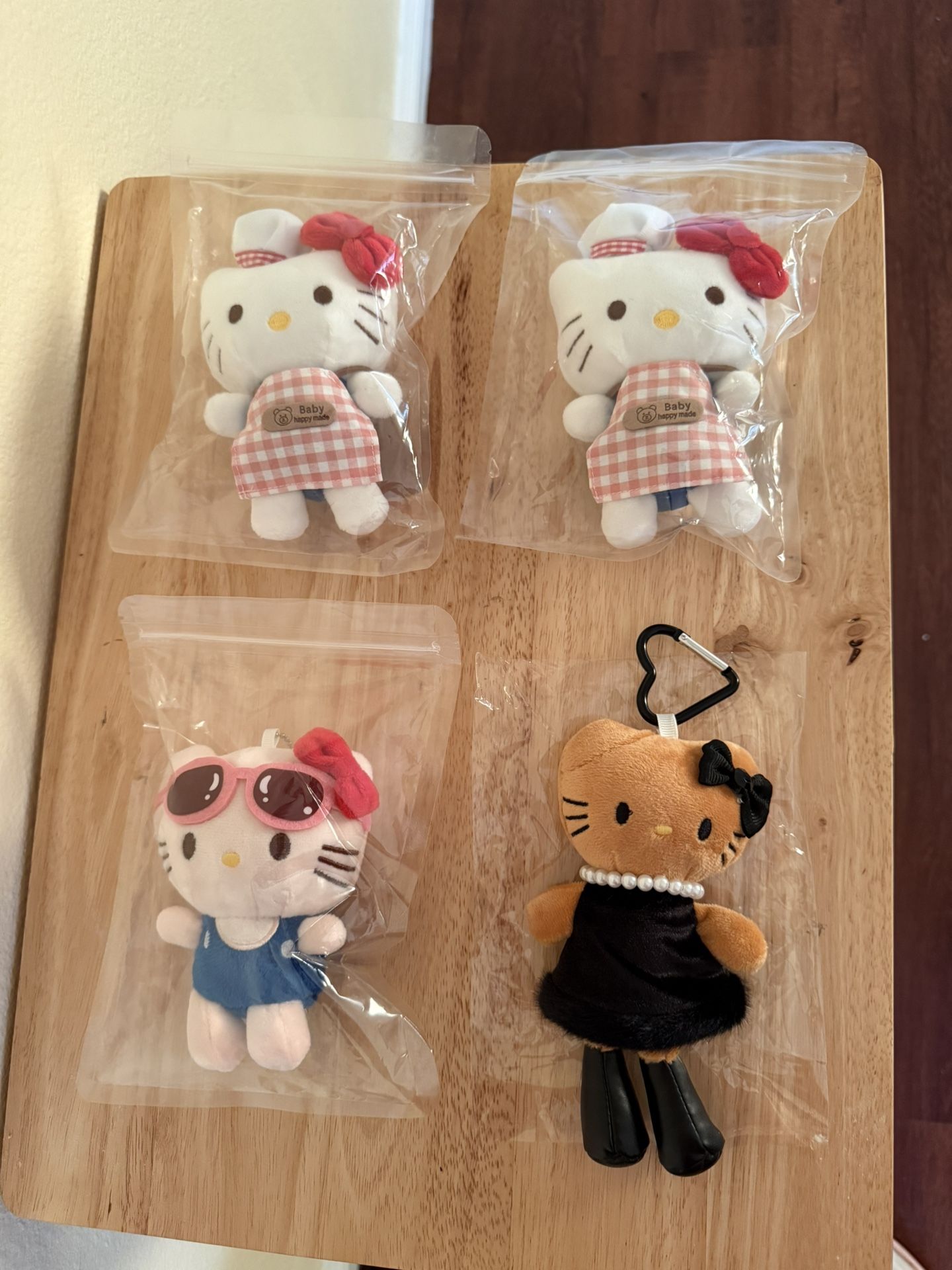 Hello kitty keychain/new backpack charm