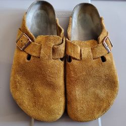 Tan/Light Brown Suede Leather Birkenstock Clogs (W10.5/M9)