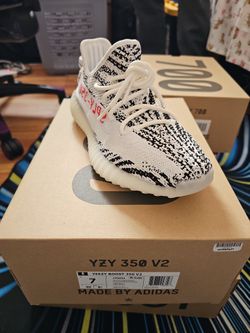 YEEZY 350 V2 ZEBRA