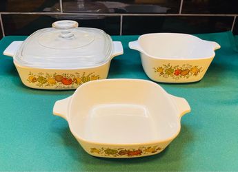 Vintage Corningware “ Spice of life” set of casserole bakeware