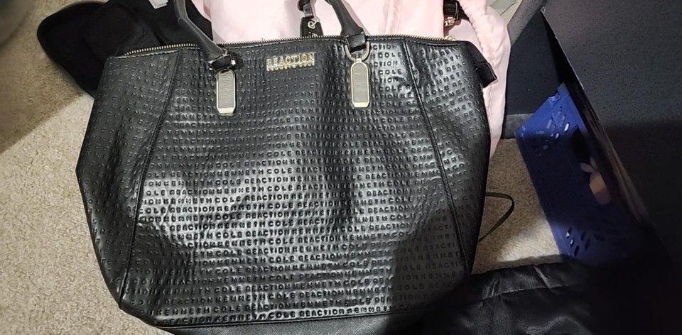 Reaction Kenneth Cole Tote Bag