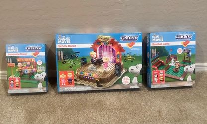 Peanuts Snoopy Charlie Brown Lite Brix New Lego style building sets, 4 included see pictures