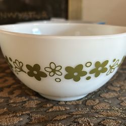 Vintage Pyrex Bowls Assorted 