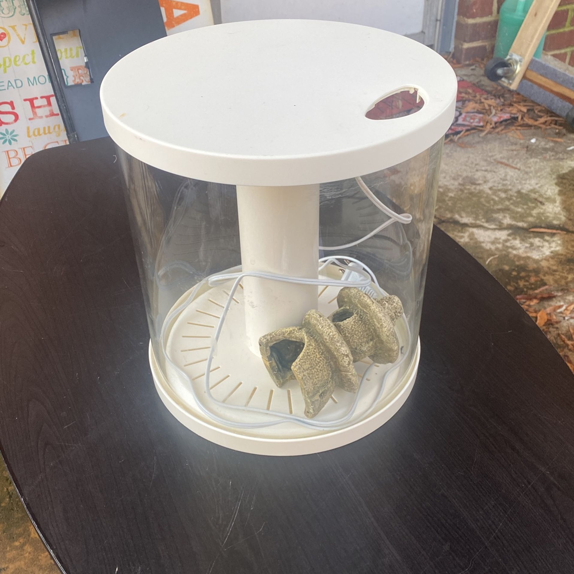 5 Gallon Fish Tank Lightly Used
