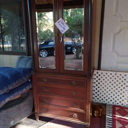 Cabinet / Armoire 
