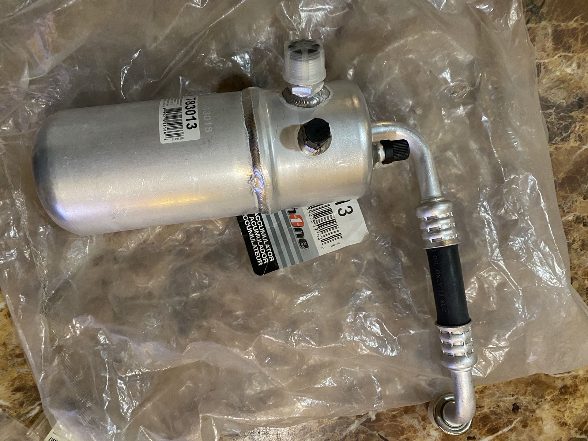 New Ac Conditioning Accumulator with Hose.
