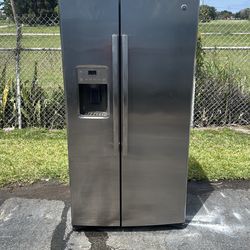 GE side-by-side fridge
