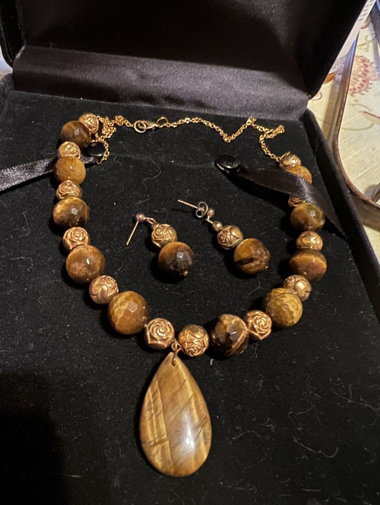 Gold Tigers Eye Necklace And Matching Earrings With Gold Rosettes