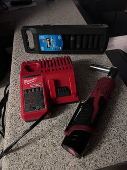 Milwaukee M12 Cordless Ratchet