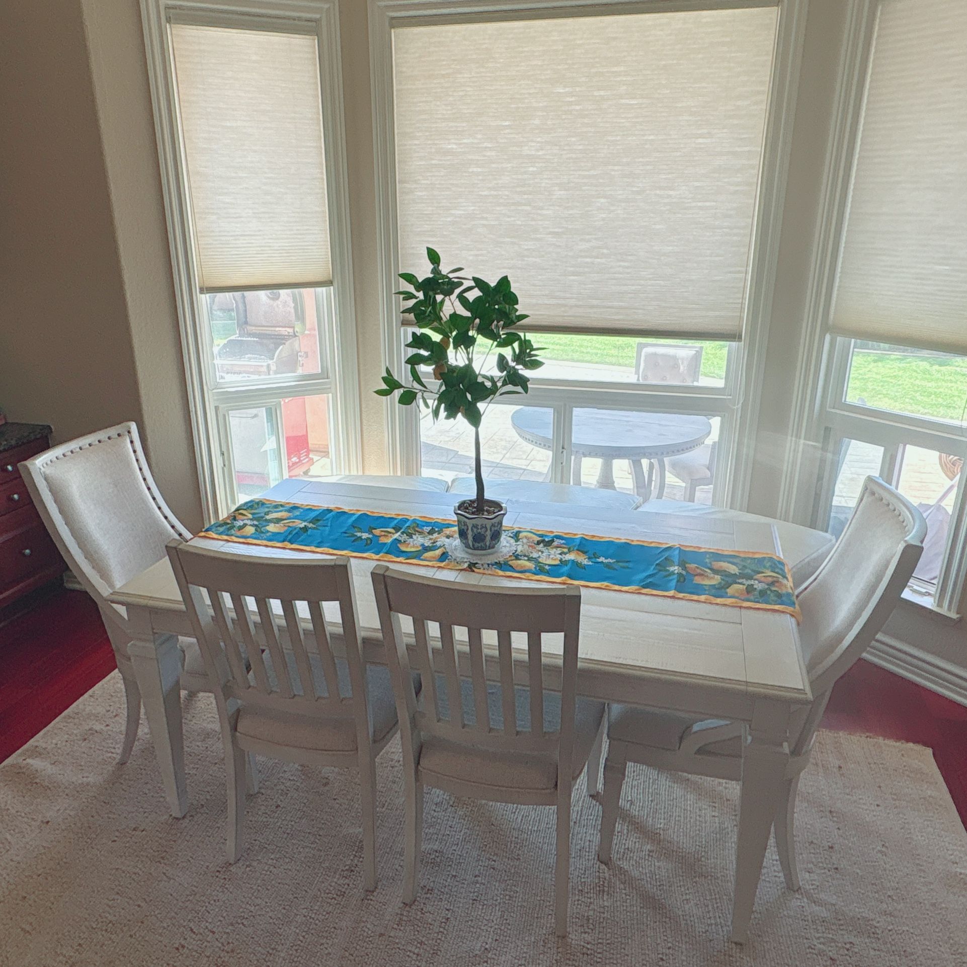 White Immaculate Dining Table (Retractable)