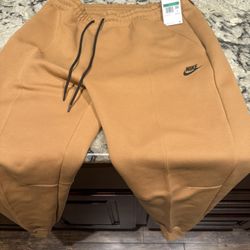 Women’s Nike tech Pants xl