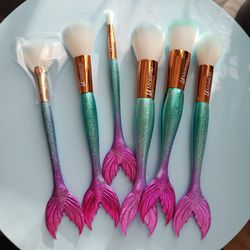 mermaid makeup brushes. cute super soft