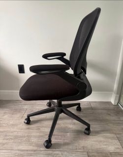 Black Mesh Ergonomic Office Chair