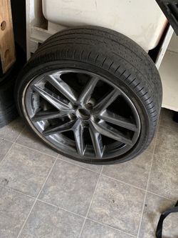 Lexus IS250 wheel
