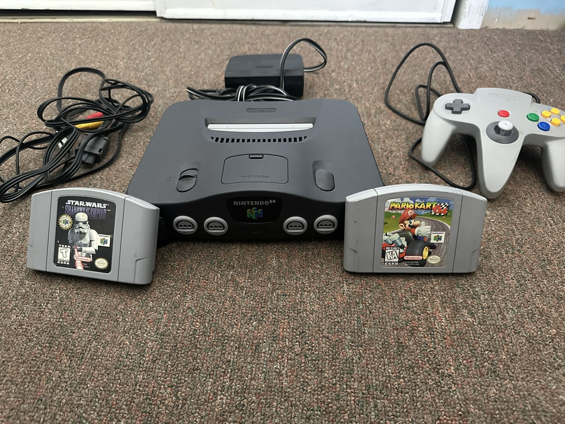 Nintendo 64 w/ Controller & Games