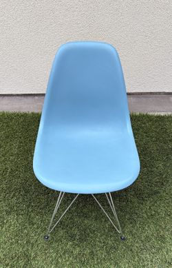 EAMES Molded Plastic Side Chair with Wire Base