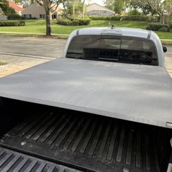 Gator Trifold Toyota Tacoma Soft Bed Cover