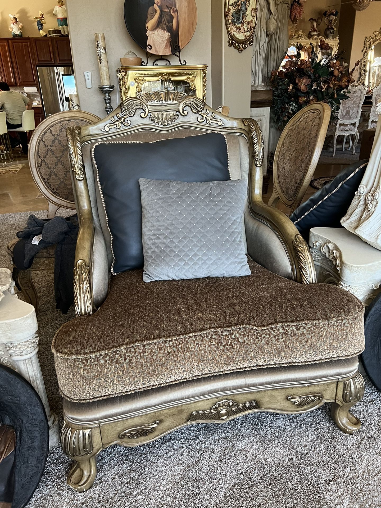 BEAUTIFUL VICTORIAN LIVING ROOM SET 3 PIECES SOFA/LOVE/AND CHAIR AND 3