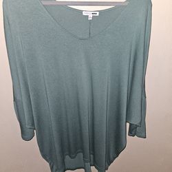 Like new women's shirt size L