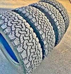 265 65 17 Bfgoodrich ko2 Tires Con 80% de Vida Las 4