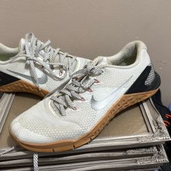 Nikes Shoes