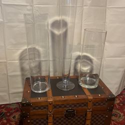 Large Clear Glass Vases. 