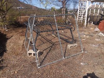 Chain link panel