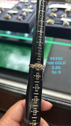 LADIES GOLD RING
