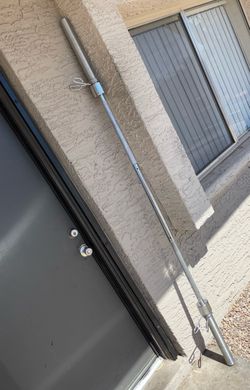 45lb Olympic barbell with clamps